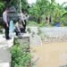 Polres Gresik || Antisipasi Banjir, Kanit Binmas Polsek Manyar Himbau Masyarakat DAS Bengawan Solo.